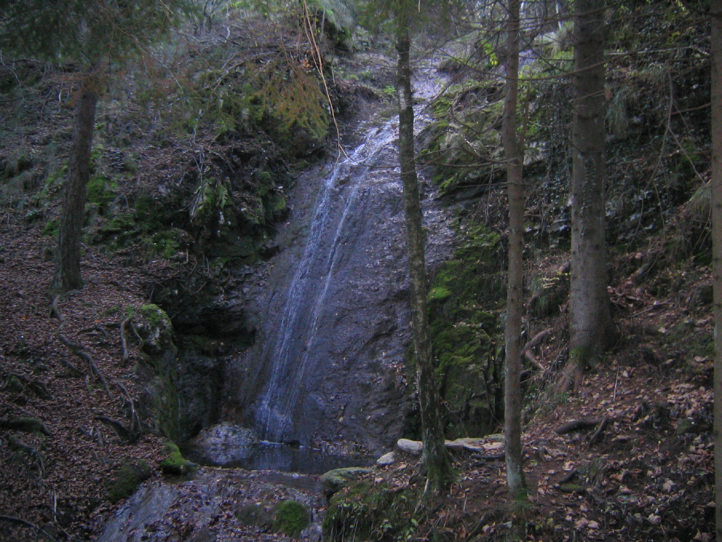 Piccola cascata del Lambro prima di diventare fiume