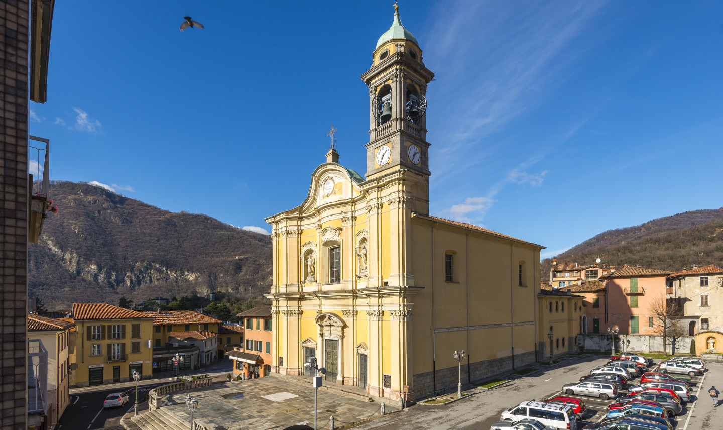 La Basilica di Santo Stefano in una inquadratura a 3/4.