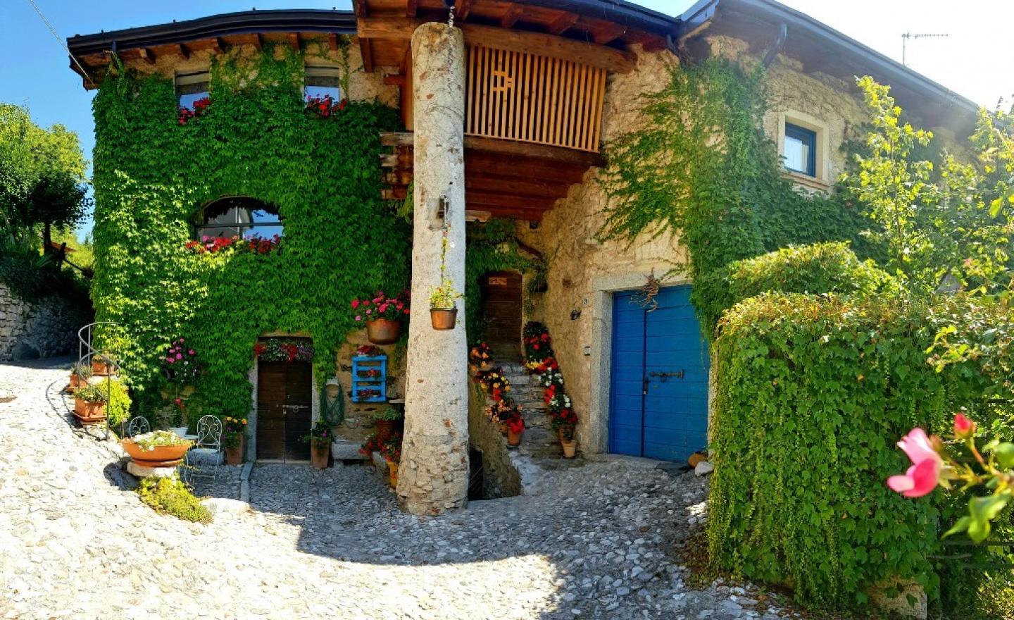 Tremosine, Village of Villa