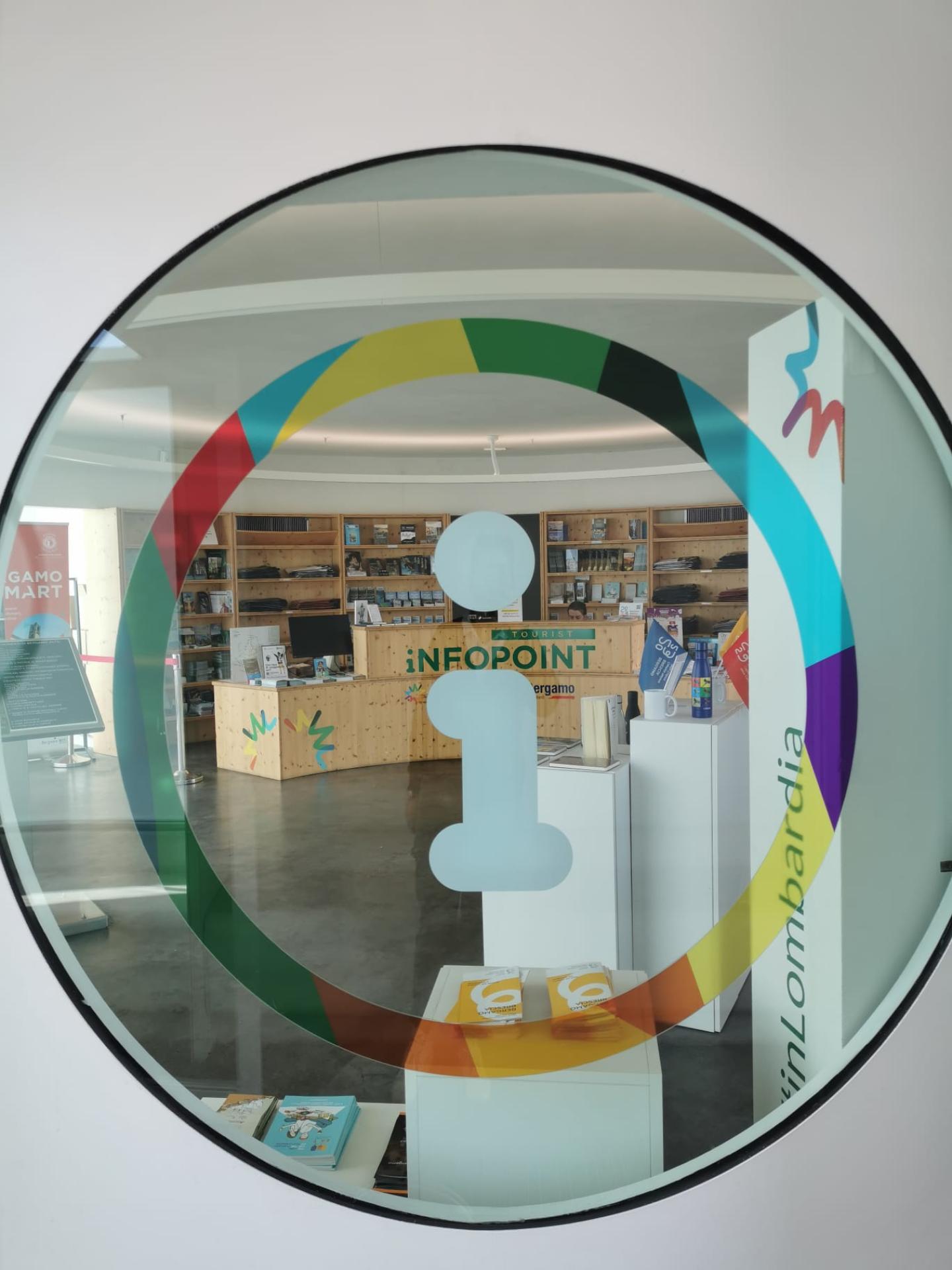 Bergamo_VetrinaInfopoint_BergamoBassa_VisitBergamo