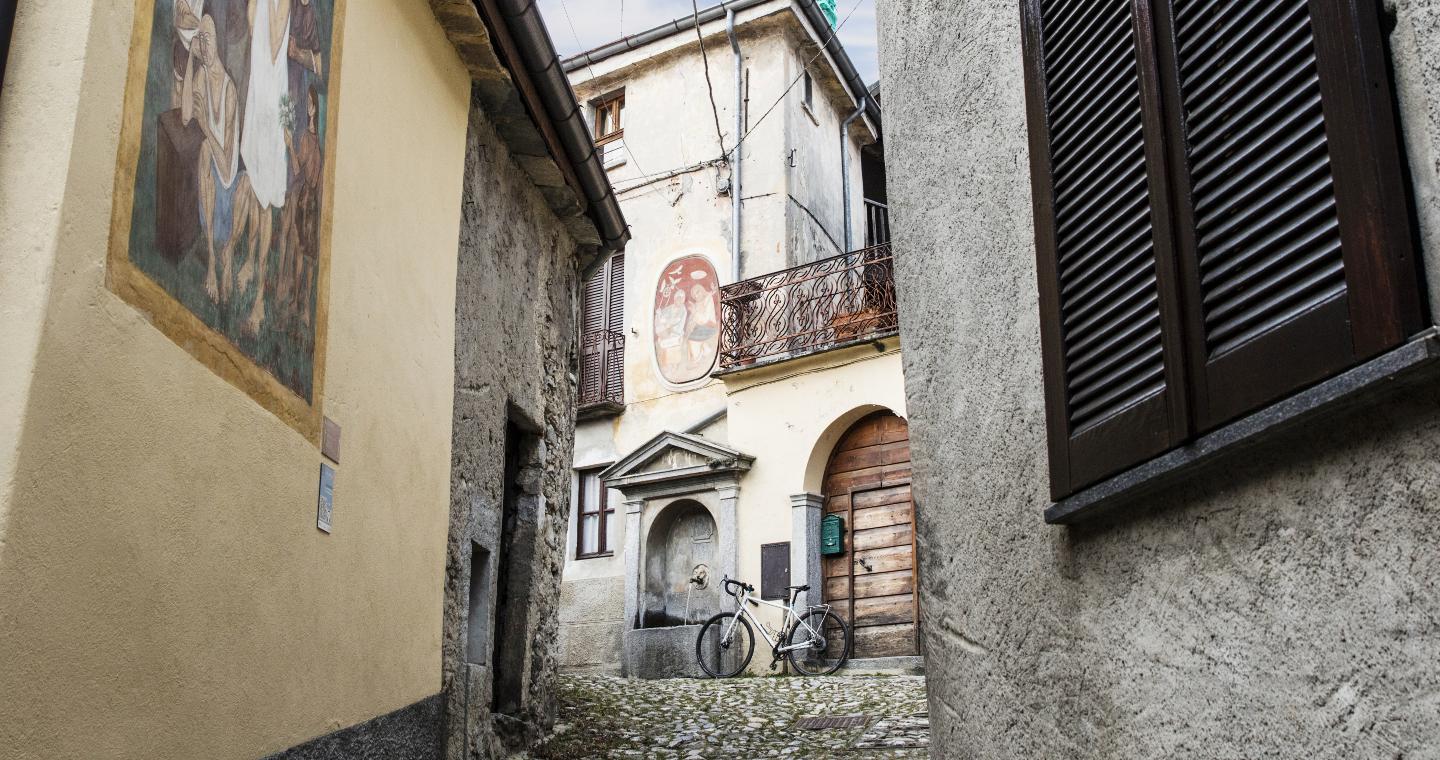 Borgo dipinto Arcumeggia, il Paese dei pittori, Varese.