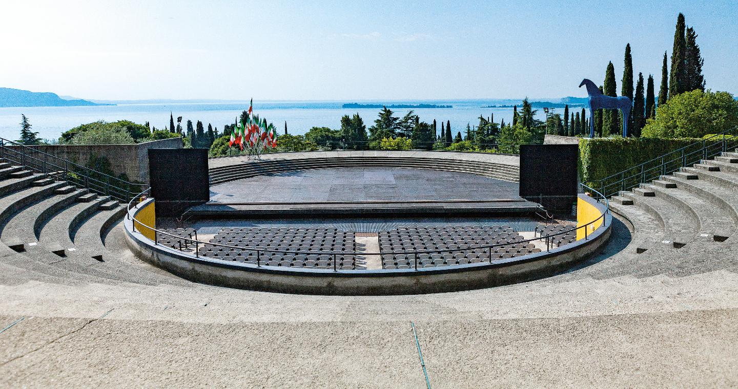 L’anfiteatro del Vittoriale degli Italiani, Lago di Garda