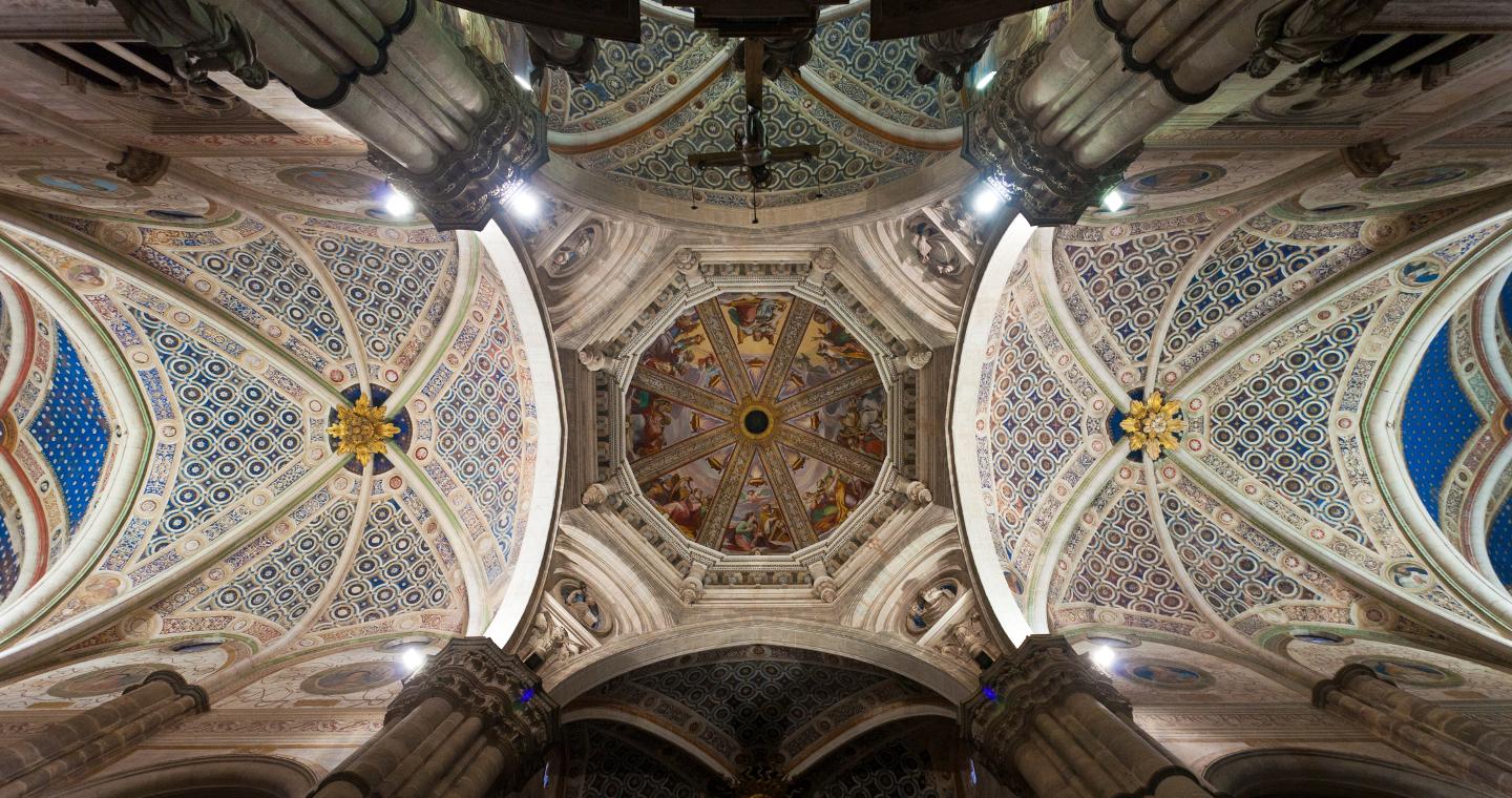 La cupola vista dall’interno della Certosa di Pavia.