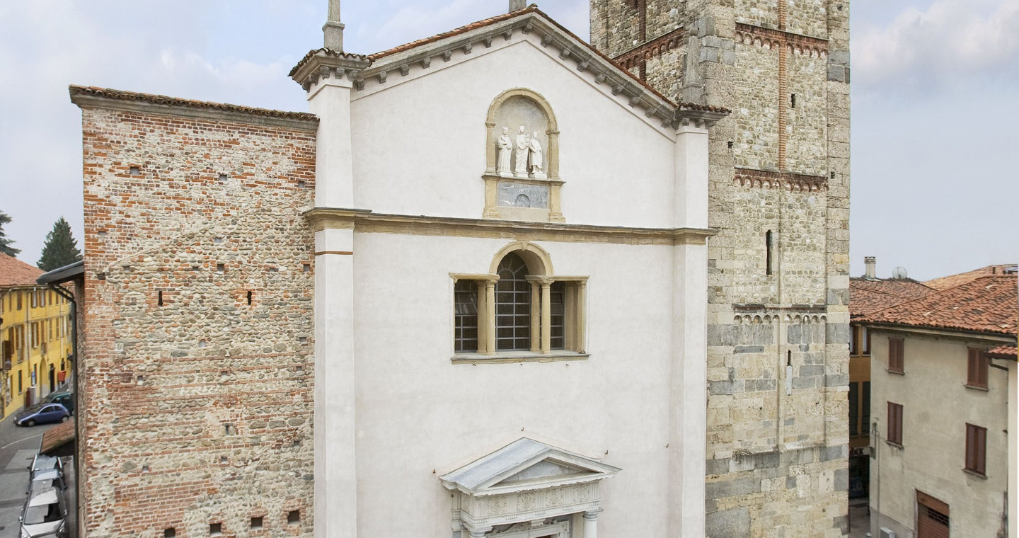 Facciata della collegiata di Santo Stefano