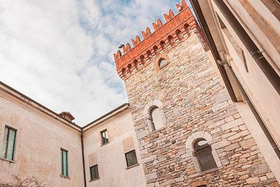 2. Castello Castiglioni Mantegazza
