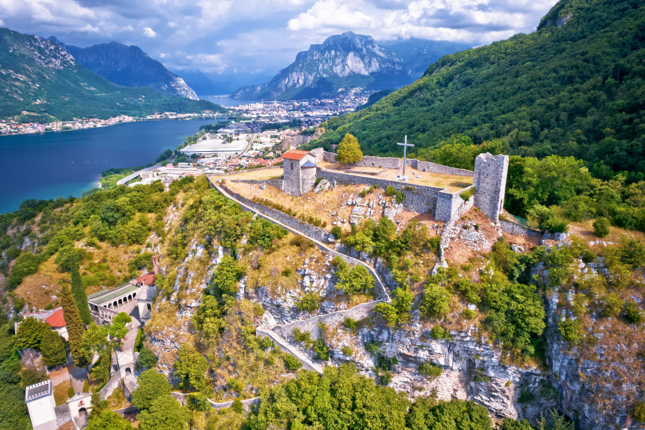 Die Burg des Namenlosen in Somasca (LC)