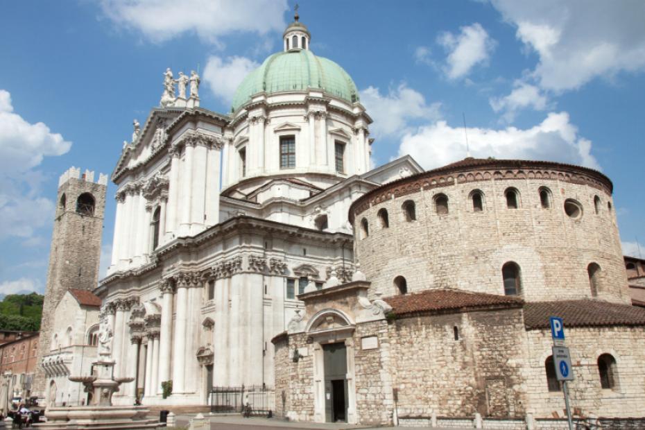 Une ville avec deux cathédrales