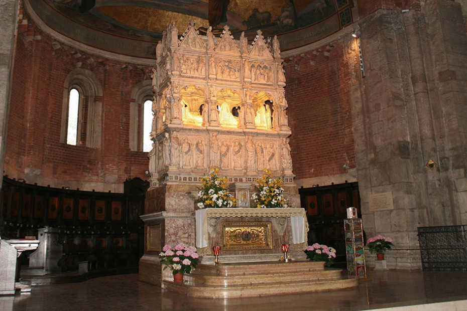 2. Basilica di San Pietro in Ciel d’Oro