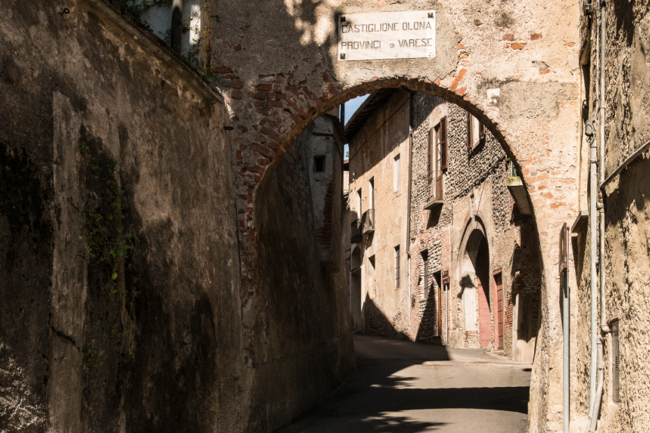 The timeless charm of Castiglione Olona, where history and culture merge in a village that still preserves the soul of the Italian Renaissance.