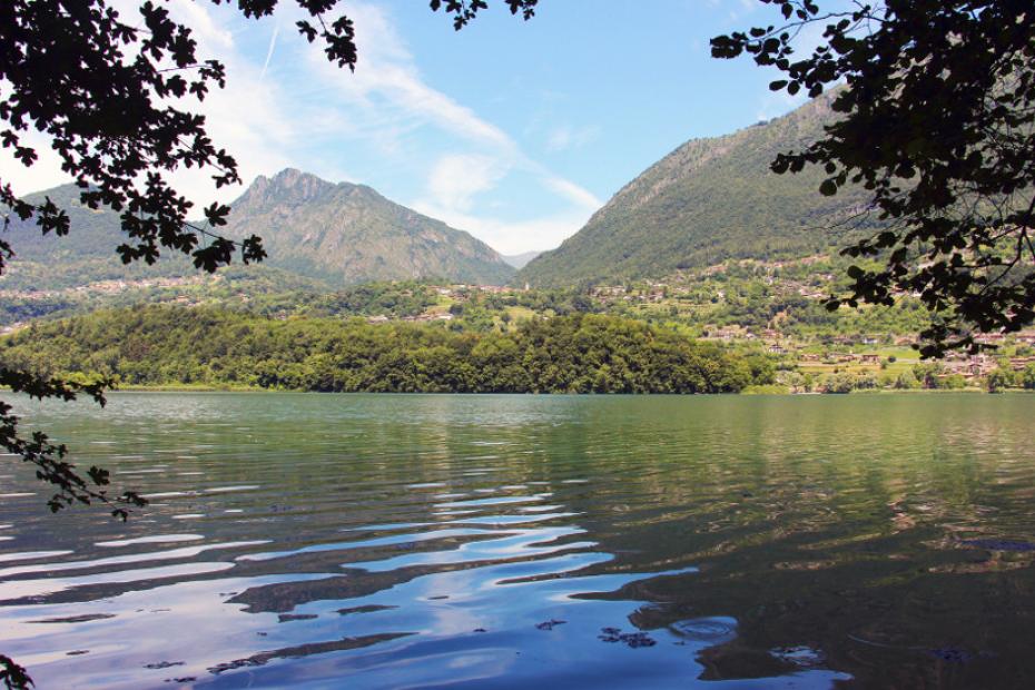 Lago di Piano: piccola perla immersa in una riserva naturale