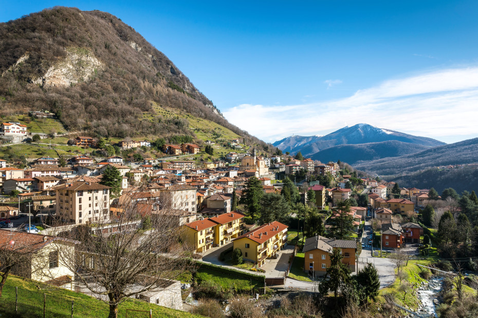 La Chiesa di Sant'Ambrogio vista da lontano