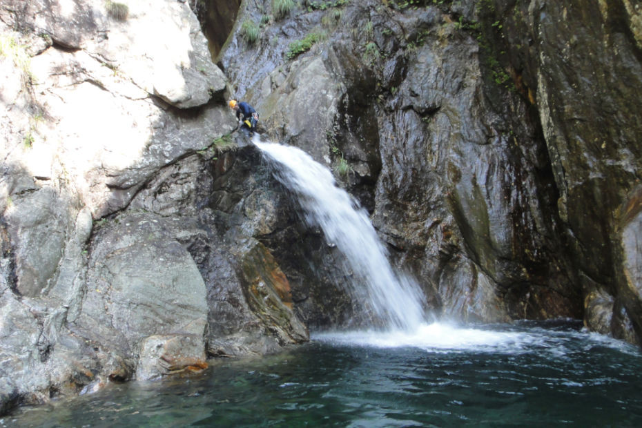 Dongo (CO), à la découverte du canyoning