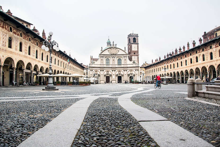 Piazza Ducale in Vigevano, the drawing room of Italy 