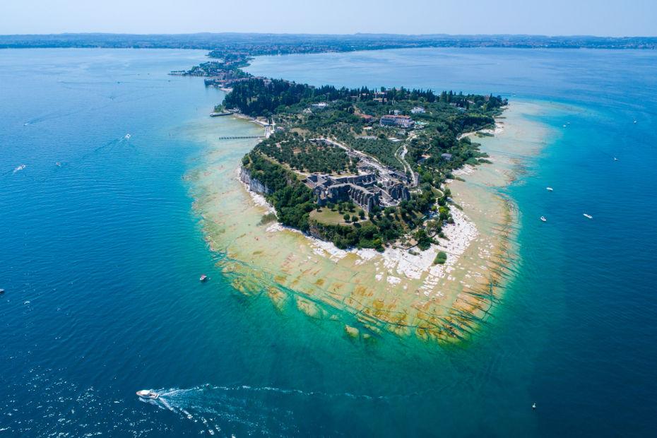 Spiaggia delle Grotte di Catullo - Sirmione (BS) sul Lago di Garda