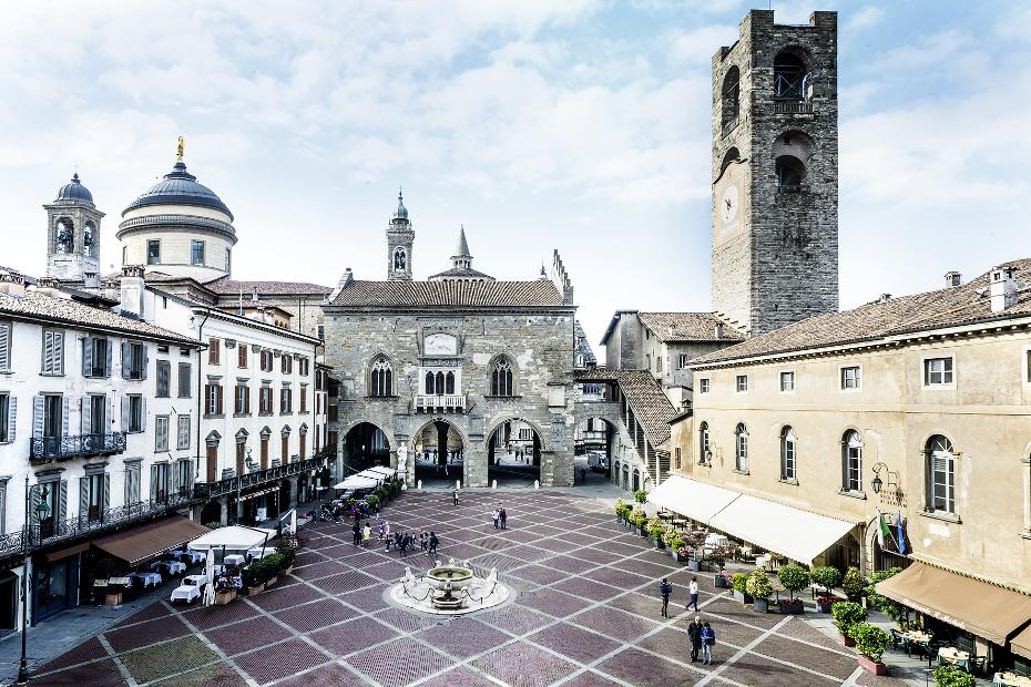 2. Tiene la plaza más hermosa de Europa