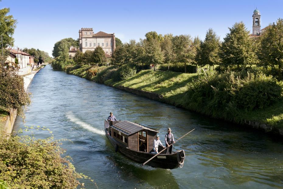 7. Si va in barca sui navigli