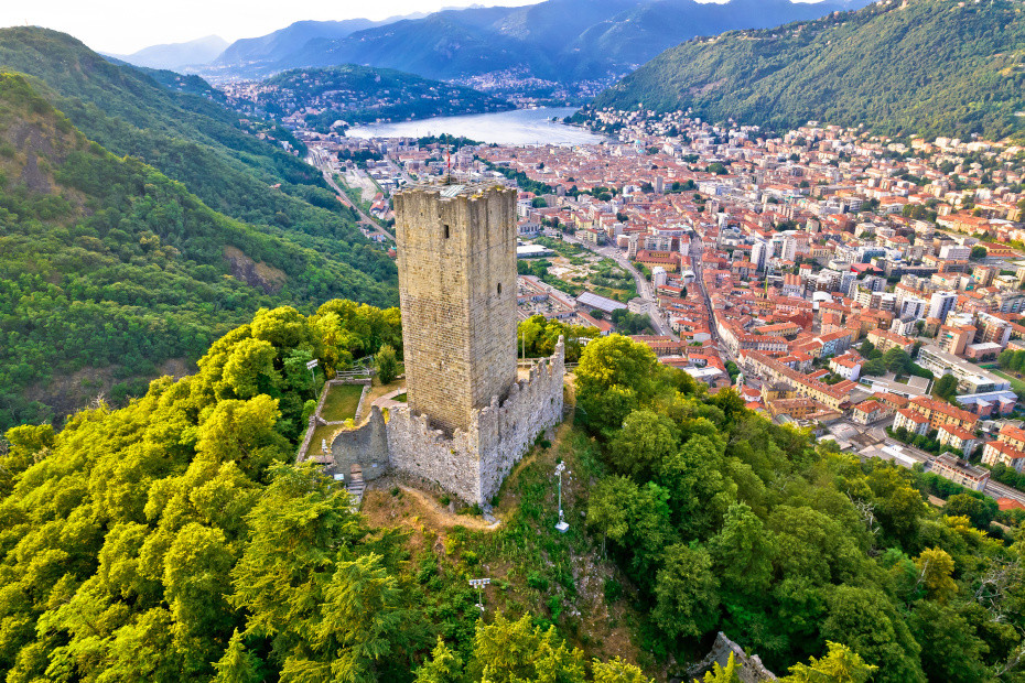  Tower of Baradello Castle (Como)