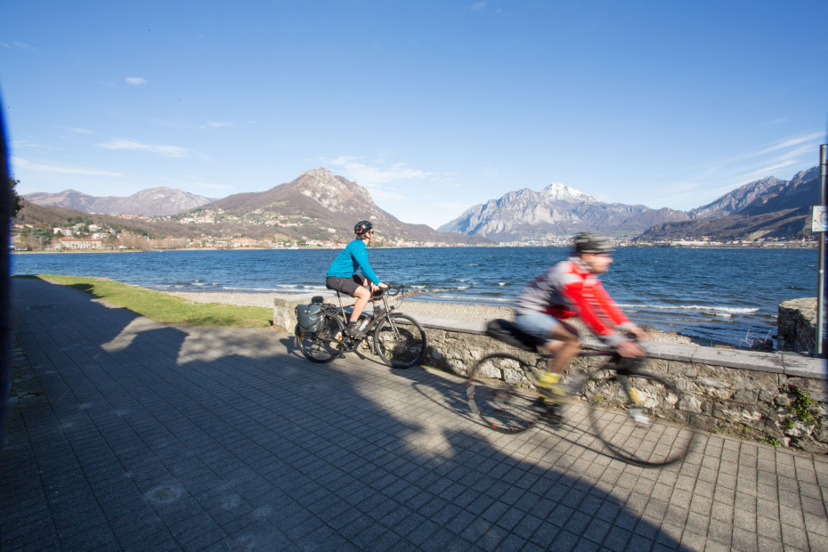 Lake Garlate and Lake Olginate cycle route (Lecco)