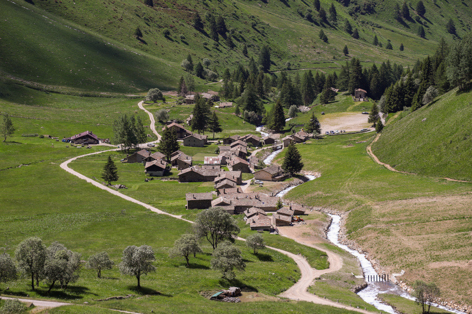 Passeggiando tra le Case di Viso (Ponte di Legno, BS)
