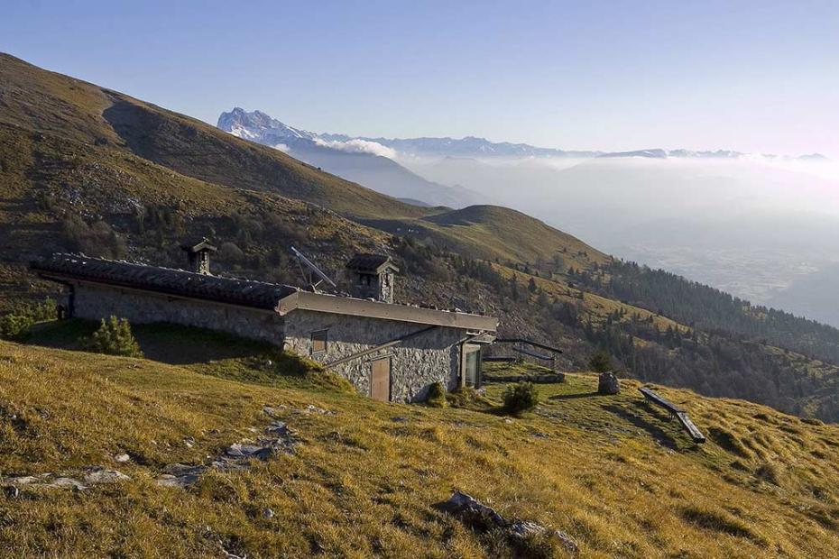 || Monte Grem, bivacco Telini || (Ph. valseriana.eu)