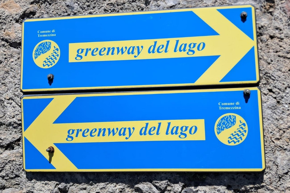 Segnaletica lungo la Greenway del Lago di Como
