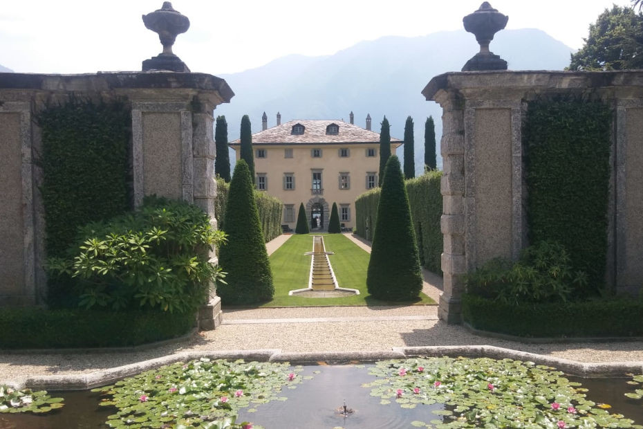 Ingresso e giardini di Villa Balbiano