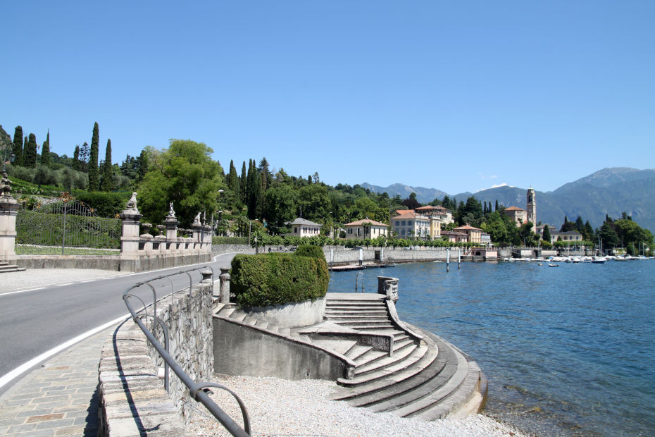 Veduta del lungolago in località Tremezzo