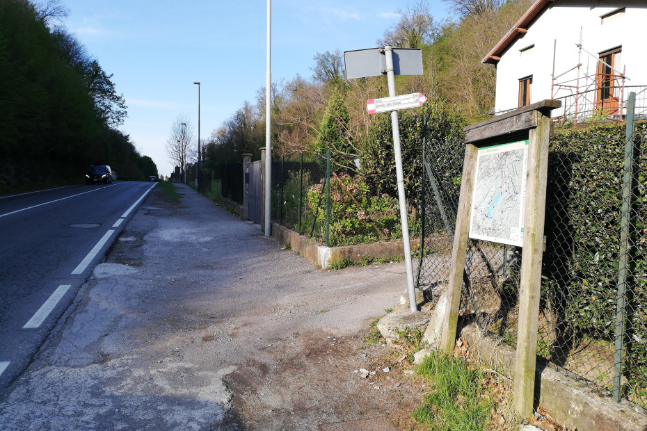 Indicazioni CAI verso il Monte Scioscia.