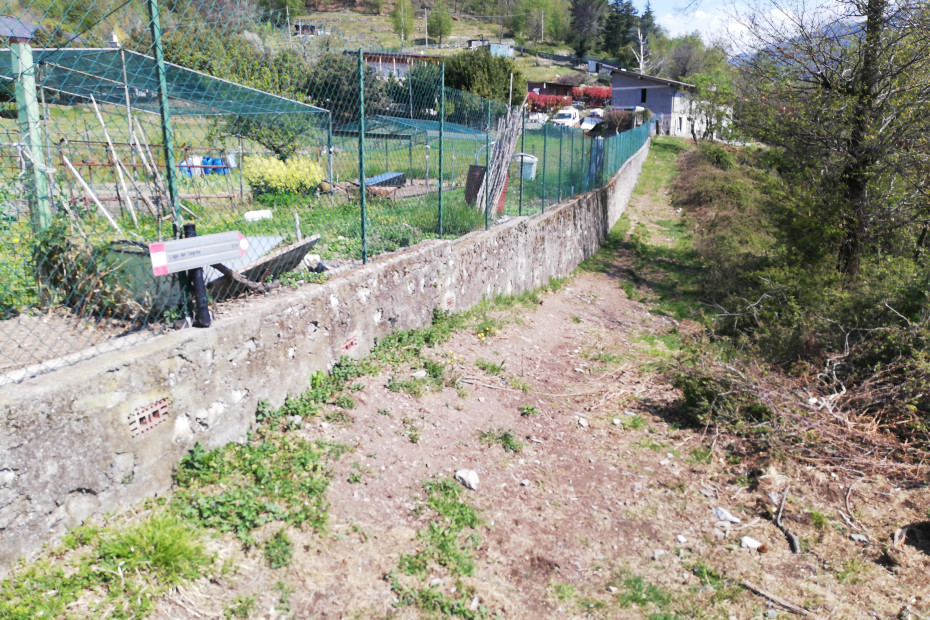 La carrereccia che ci condurrà al Lago Segrino e, quindi, al parcheggio.