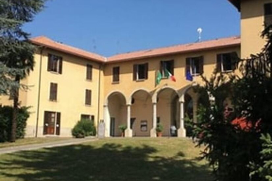Monastero Benedettino, nella parte adibita a sede del Municipio (Lambrugo, CO)