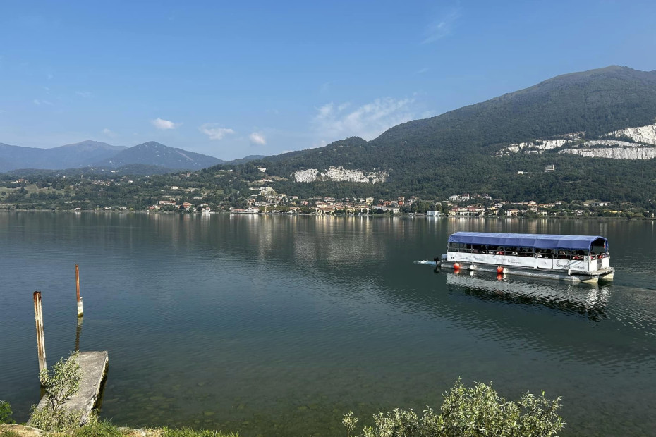 Tour del Lago di Pusiano a bordo del battello elettrico Vago Eupili. 