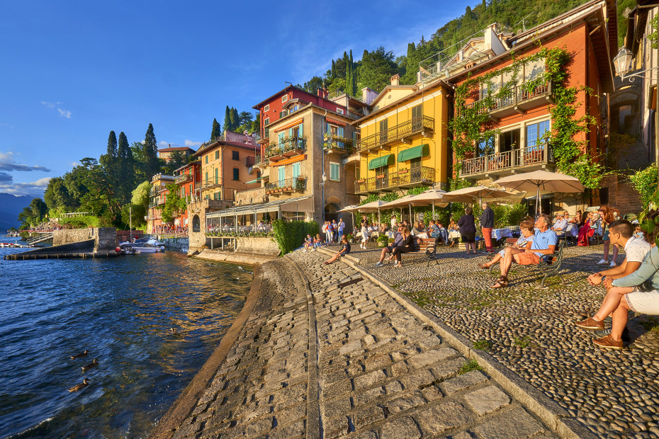 Scorcio case lungolago Varenna