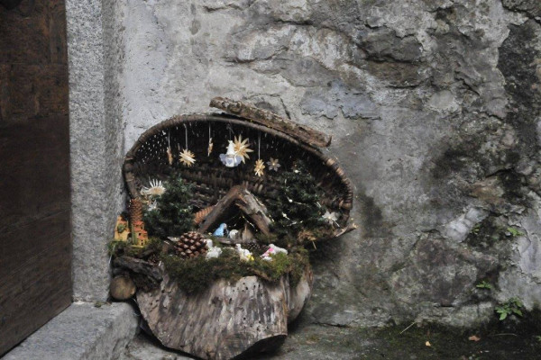 Una cesta per accogliere un presepe