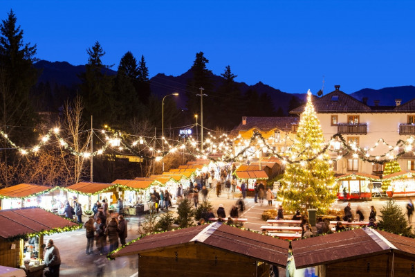 Mercados navideños en Castione della Presolanae (credits: valseriana.eu)