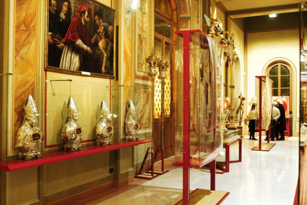Museo della Basilica dei SS Antonio e Cabrini 