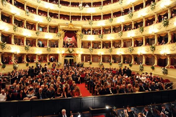 Pubblico del Teatro Sociale di Como