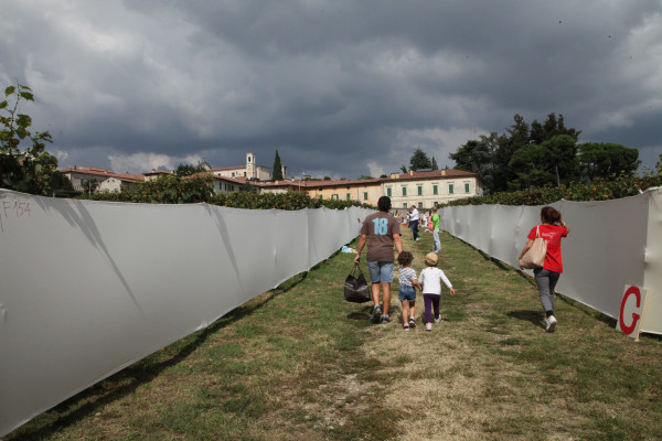 Un km di tela_inizio lavori