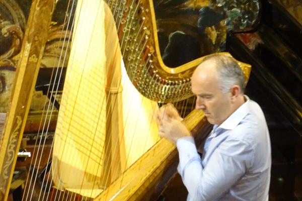 Villa Medici Giulini arpisti palcoscenico