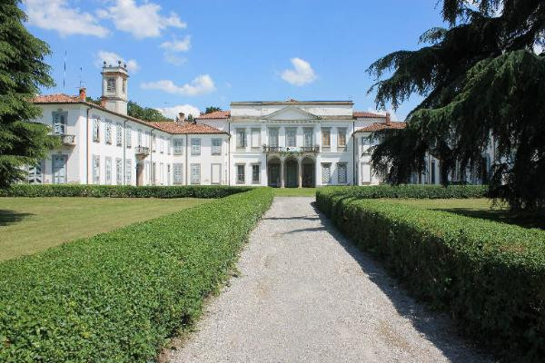 VILLA MIRABELLO