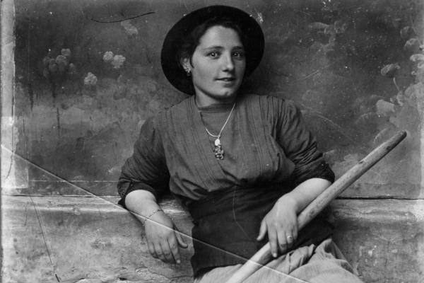 Donne e “Regiùre”di Eugenio Goglio