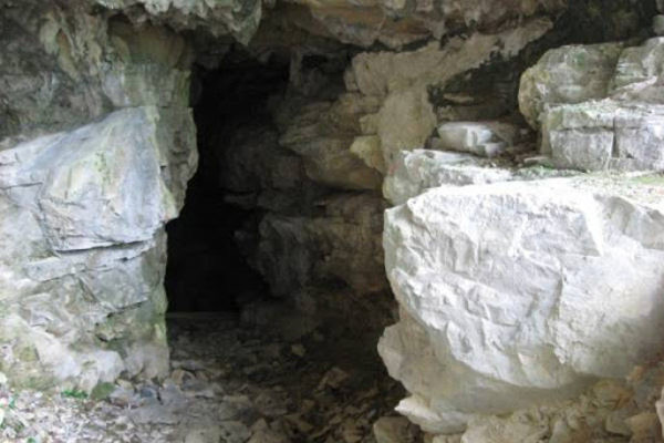 Grotta del Buco dell'Orso, Laglio, CO (Ph: Comune di Laglio)