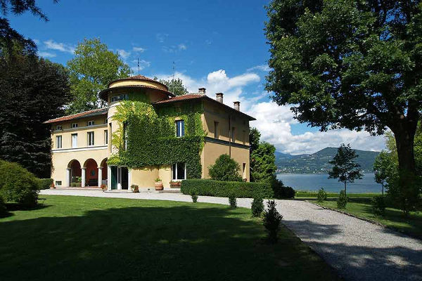 Villa Rocchetta, Lavena Ponte Tresa, VA (Ph: www.villarocchetta.it)