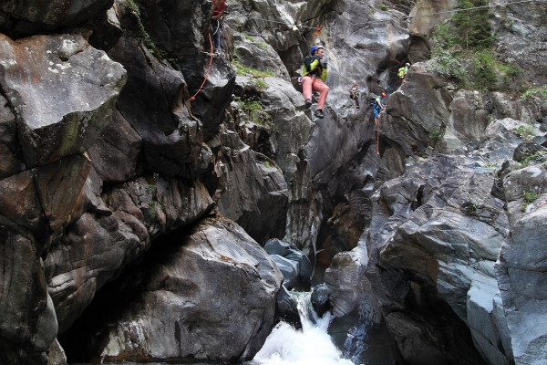 Gola up-carrucole sul torrente Scerscen