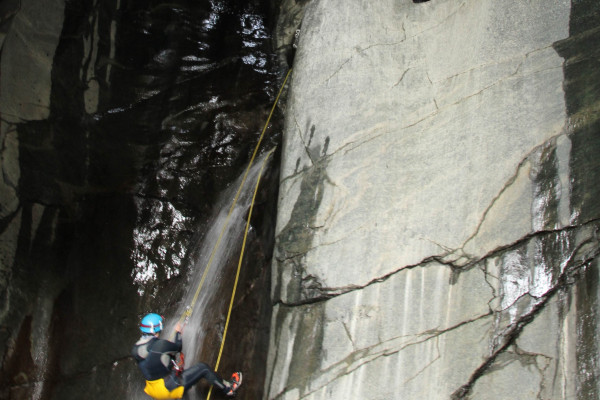 Speleocanyoning nel torrente Cormor in Valmalenco