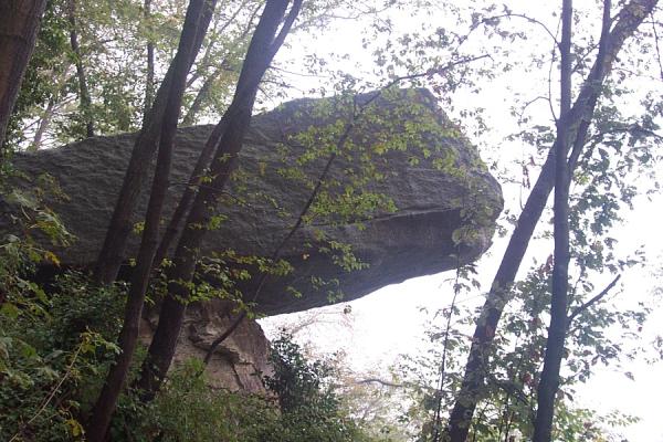 Il blocco è formato da granito della Val Masino