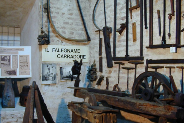 Fondazione Morando Bolognini -  falegname