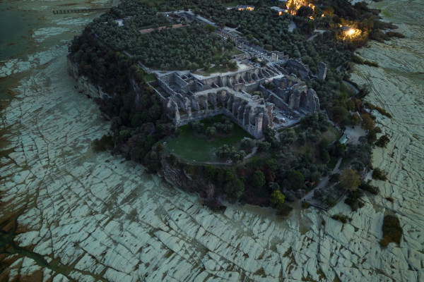 Grotte di Catullo (Nicolay Kalugerov)