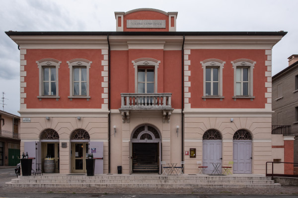 Esterno del Teatro Comunale di Gonzaga