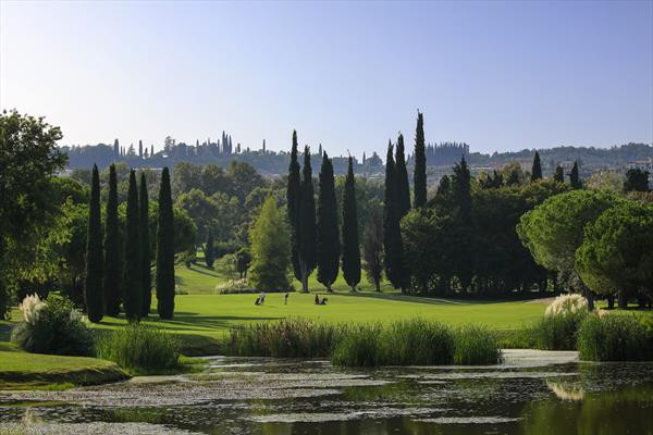 Garda Golf vista campo e ostacolo d'acqua