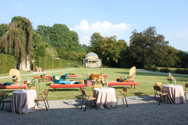 Aperitivo con sfonfo Tempio del Silenzio